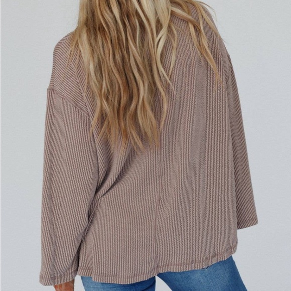 All You Need Textured Top-Acorn - Picture 2 of 5